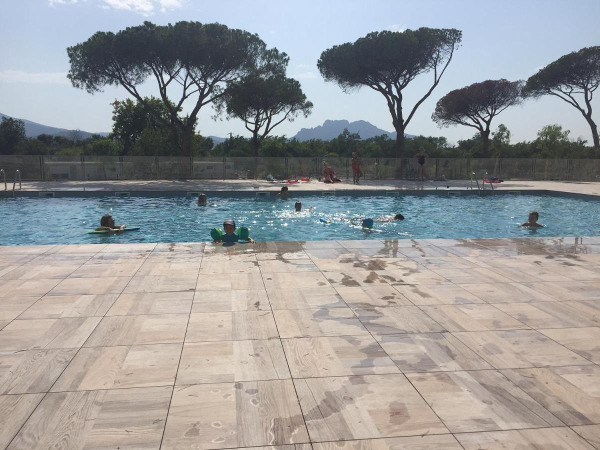 Appartement Neuf Moderne Avec Piscine Puget-sur Argens Luaran gambar